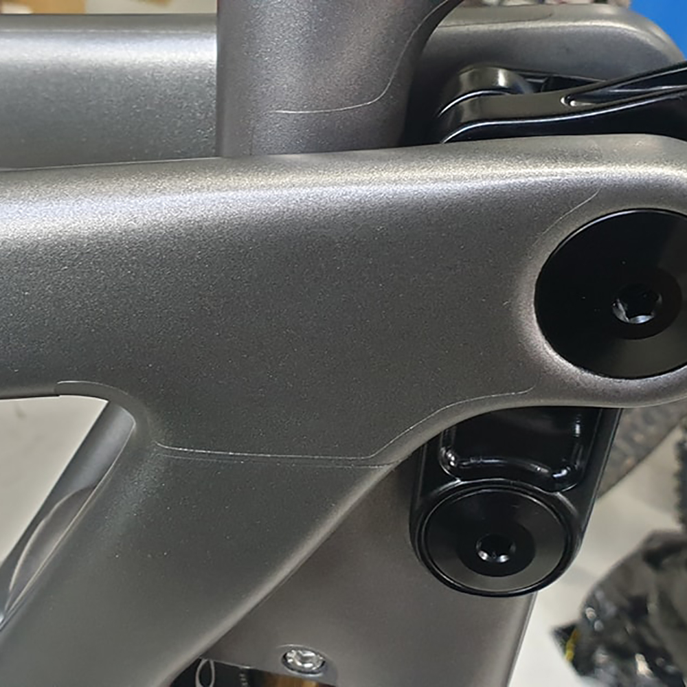 TRAIL+ invisiframe - YETI SB150