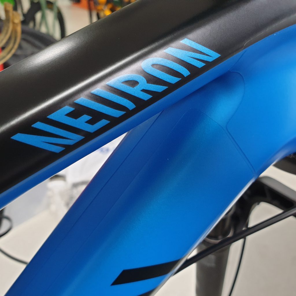 TRAIL+ invisiframe - Canyon Neuron